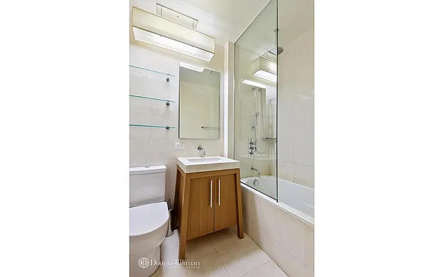 Rented by Douglas Elliman | media 27