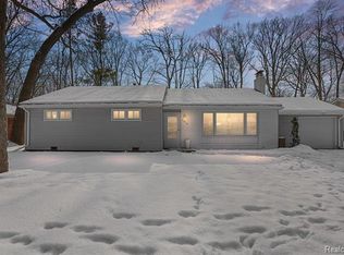 21219 Mahon Dr, Southfield, MI