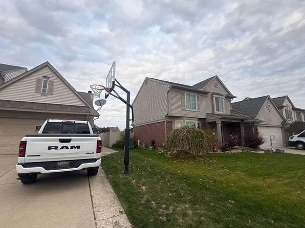 25044 Mapleridge Ln, Brownstown, MI 48134