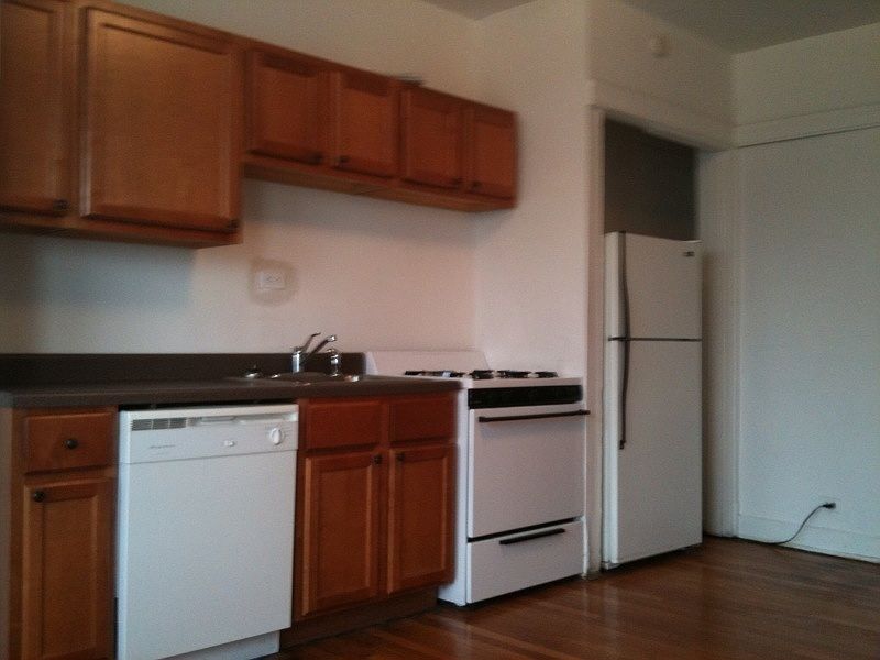 1st image of 1800 W Foster Ave