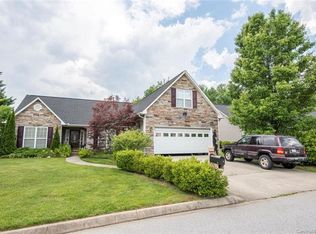 194 Cottage Ridge Rd, Fletcher, NC 28732