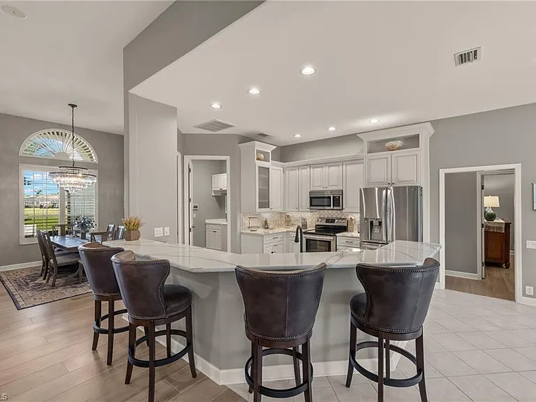 16322 Edgemont Dr — Photo 8