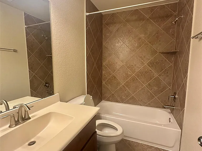 15518 Marina Dr — Photo 15