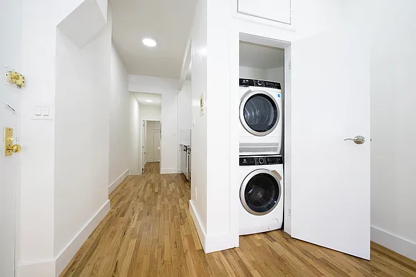 Rented by Buchbinder & Warren | media 17