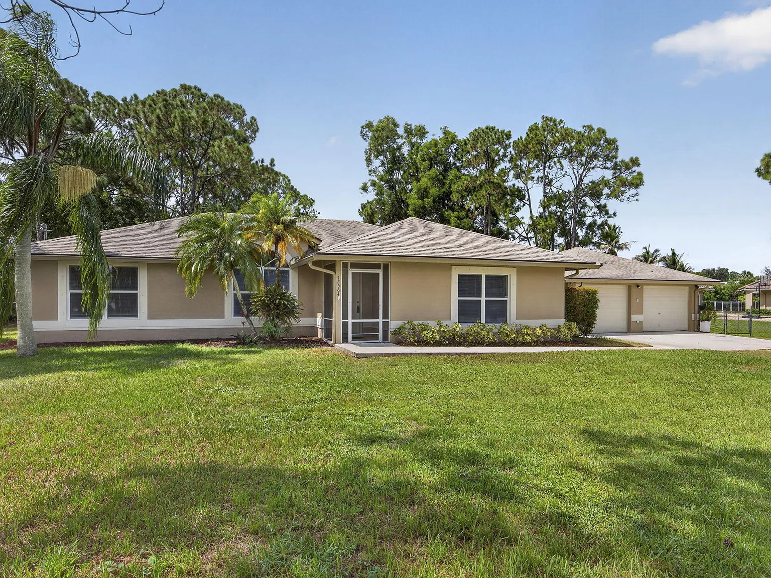 3 bed, 2.0 bath, 1900 sqft, $3,800 — Photo 4