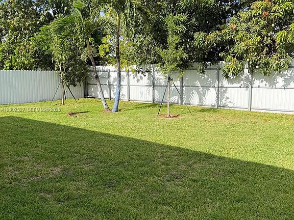 3rd image of 831 SE 9th Ave