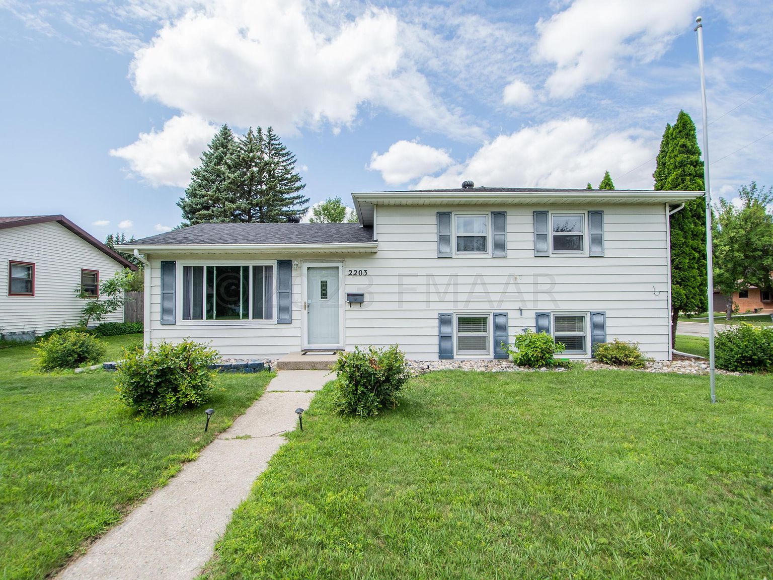 2203 11th St S, Moorhead, MN 56560 MLS 233170 Zillow