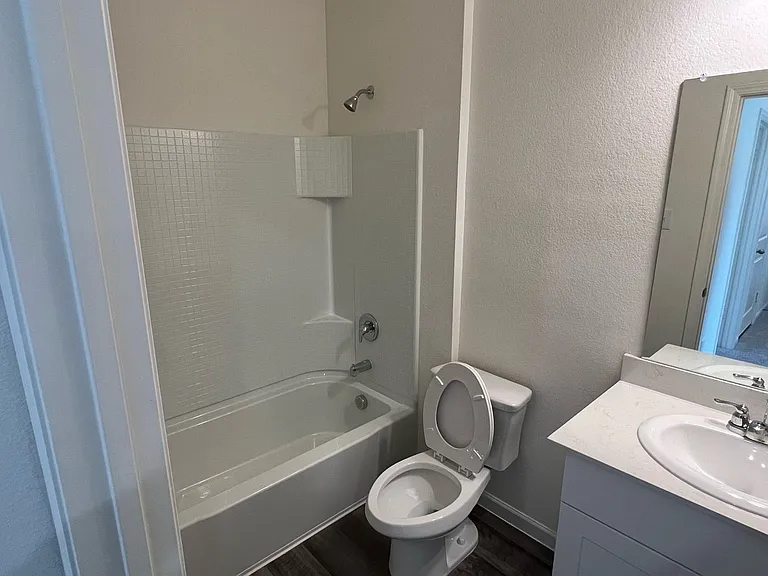 752 Richmond Dr — Photo 29