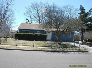 7 Mast Dr, Barnegat, NJ 08005
