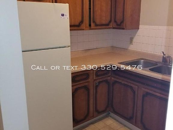 5th image of 1340 Hillcrest Dr APT 302