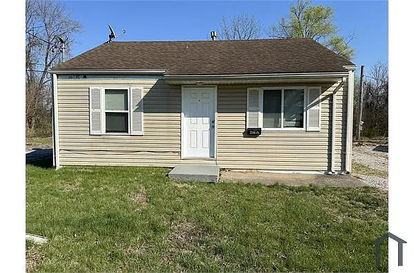3901 White St photo 1
