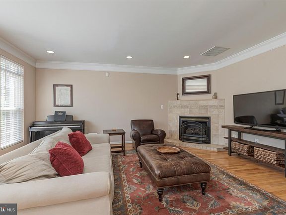 2nd image of 6308 Franconia Commons Dr