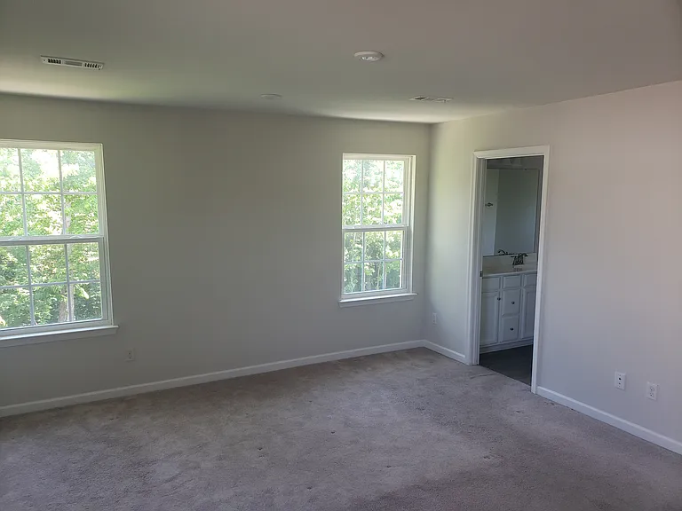 912 Fancher Ln — Photo 8