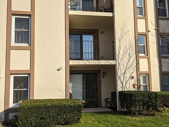 3rd image of 1406 Bradley Dr