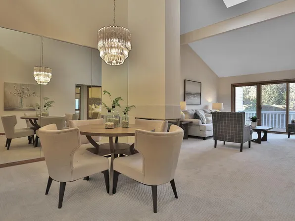 6853 W 82nd St, Bloomington, MN 55438