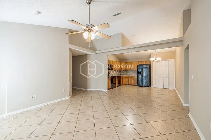 2044 Hunters Trace Cir — Photo 7