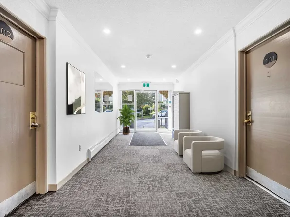 201 Laval St, Coquitlam, BC V3K 4W2