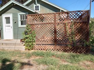 309 2nd St E, Chinook, MT 59523