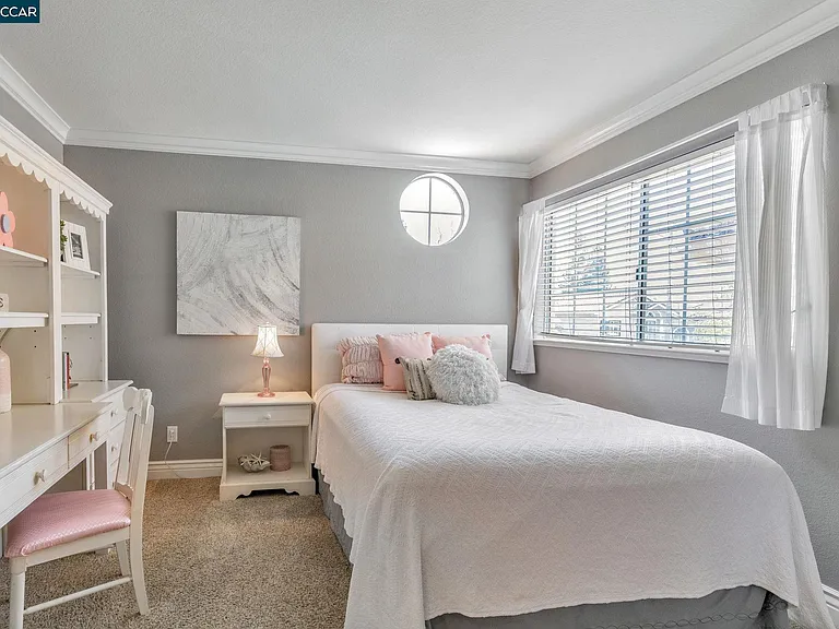 668 Sun Tree Ct — Photo 42