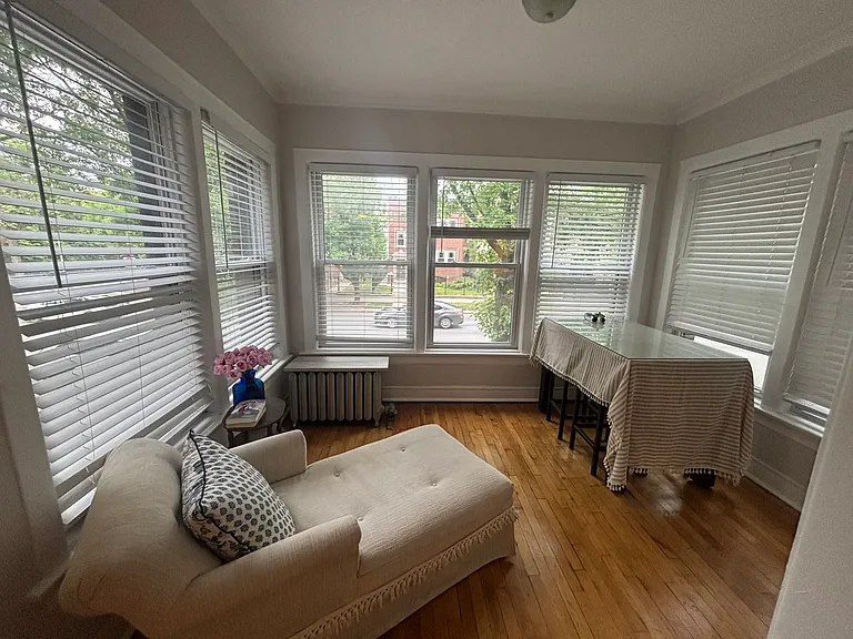 1506 W Addison St — Photo 16