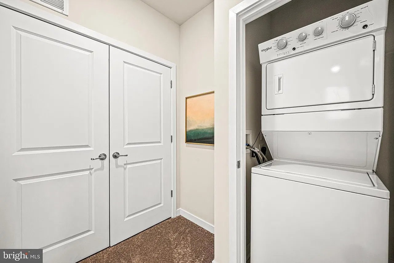 2 bed, 2.5 bath, 1237 sqft, $2,600 — Photo 4