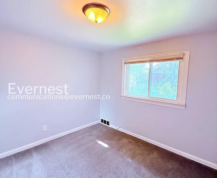 15378 Meyers Rd — Photo 11