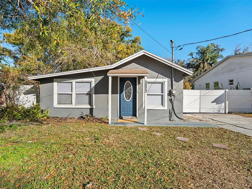 3 bed, 1.0 bath, 1056 sqft, $1,795 — Photo 1