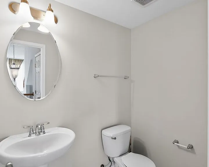 8011 Forest Ridge Dr — Photo 10