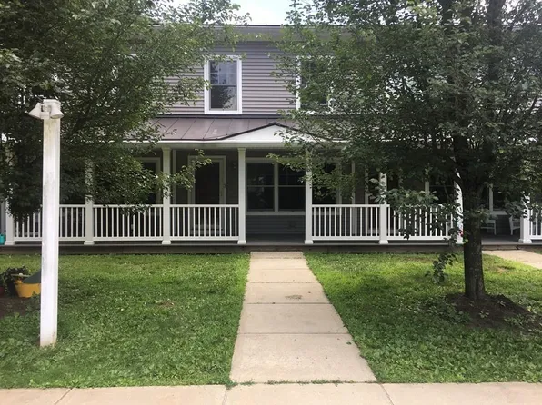 21 Sears St APT 3, Shelburne Falls, MA 01370