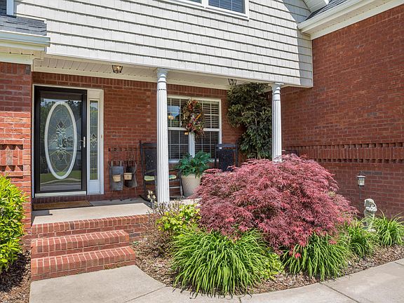 3rd image of 389 Big Creek Ln