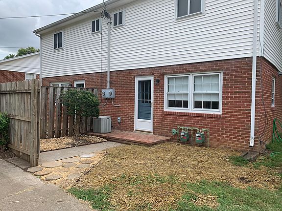 2nd image of 217 W Carrollton Ave