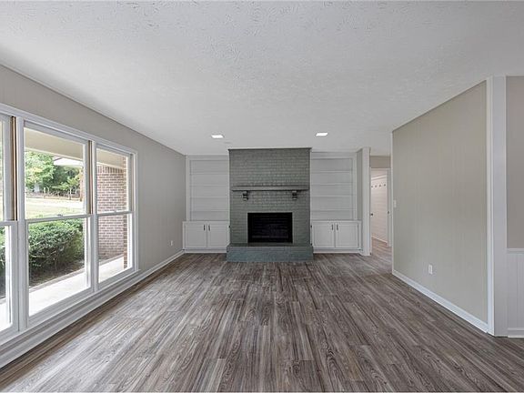 4th image of 5824 Lee Road 240