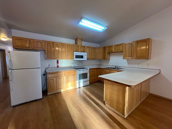 5th image of 2000 W Glacier Ave #2