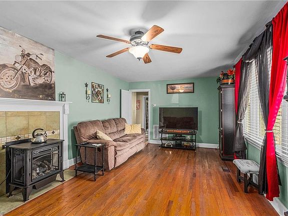 5th image of 219 Hastings Dr