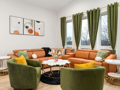 (Undisclosed Address), Chicago, IL, 60653