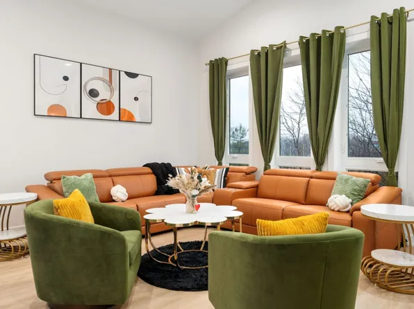 (undisclosed Address), Chicago, IL 60653