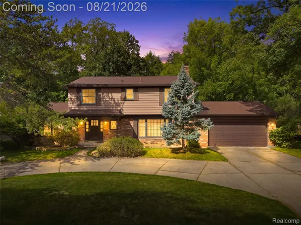 25055 Arden Park Dr, Farmington Hills, MI 48336