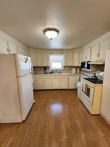1st image of 20 Murray Ave #1
