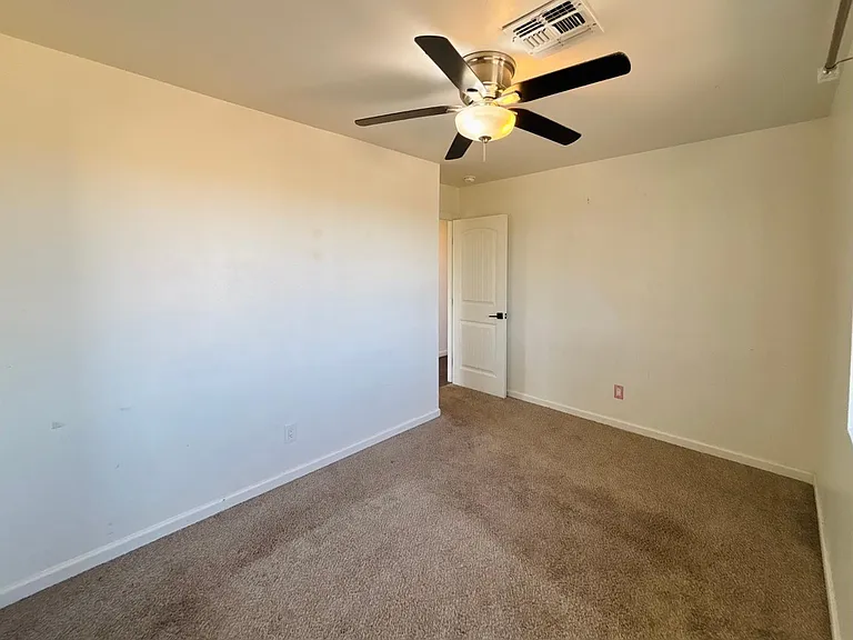 1750 W Pearce Rd — Photo 30