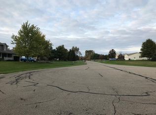 100 Nichole Ct, Pataskala, OH 43062