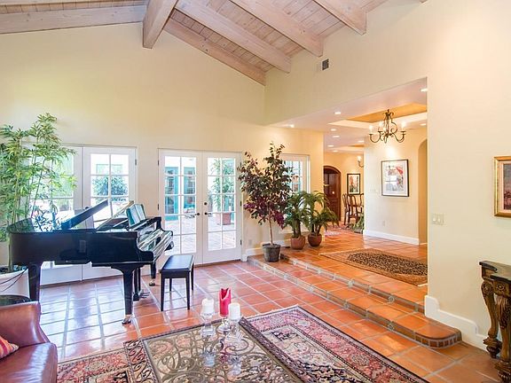 3rd image of 935 Windflower Way
