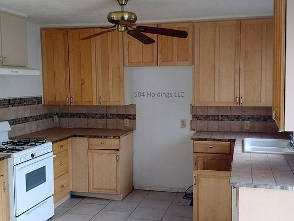 2nd image of 2210 Davis Ave
