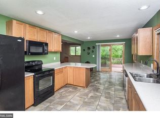 908 10th St, Hudson, WI 54016