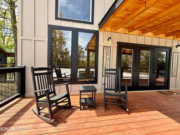 2nd image of 725 Timber Lake Cir