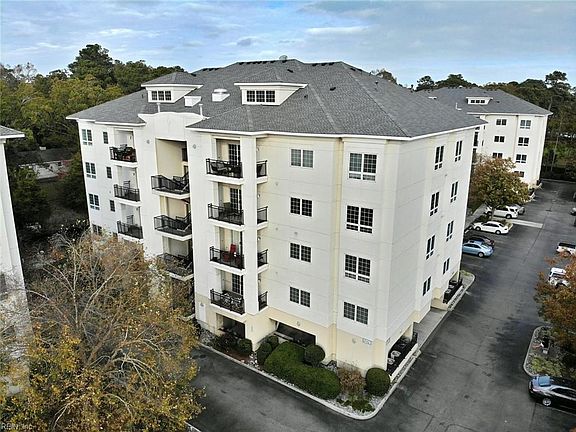 2nd Floor living with easy parking, access by stairs or elevator from covered parking area.