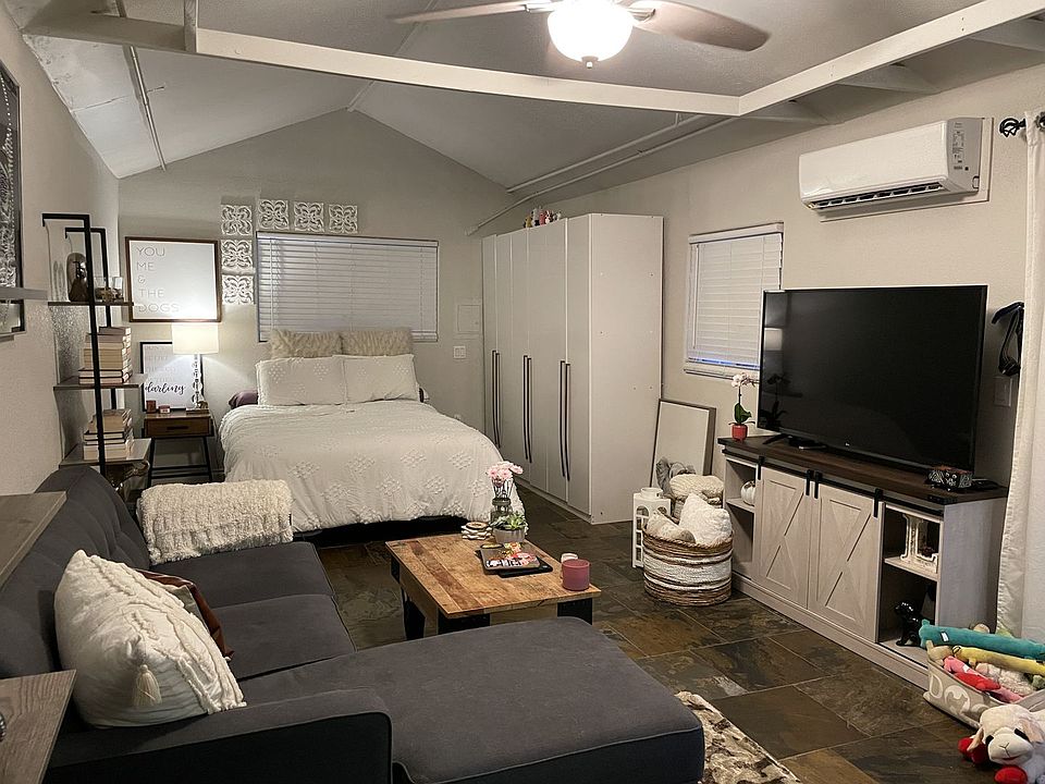 1st image of 3377 32nd St