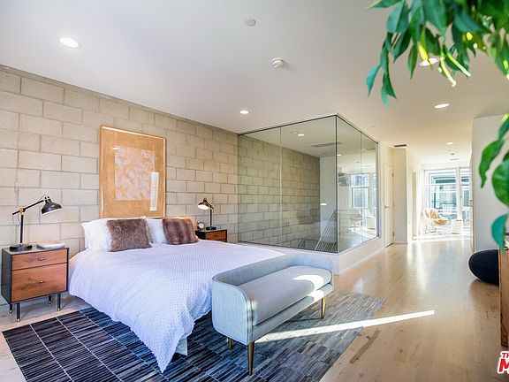 5th image of 3450 Cahuenga Blvd W APT 906