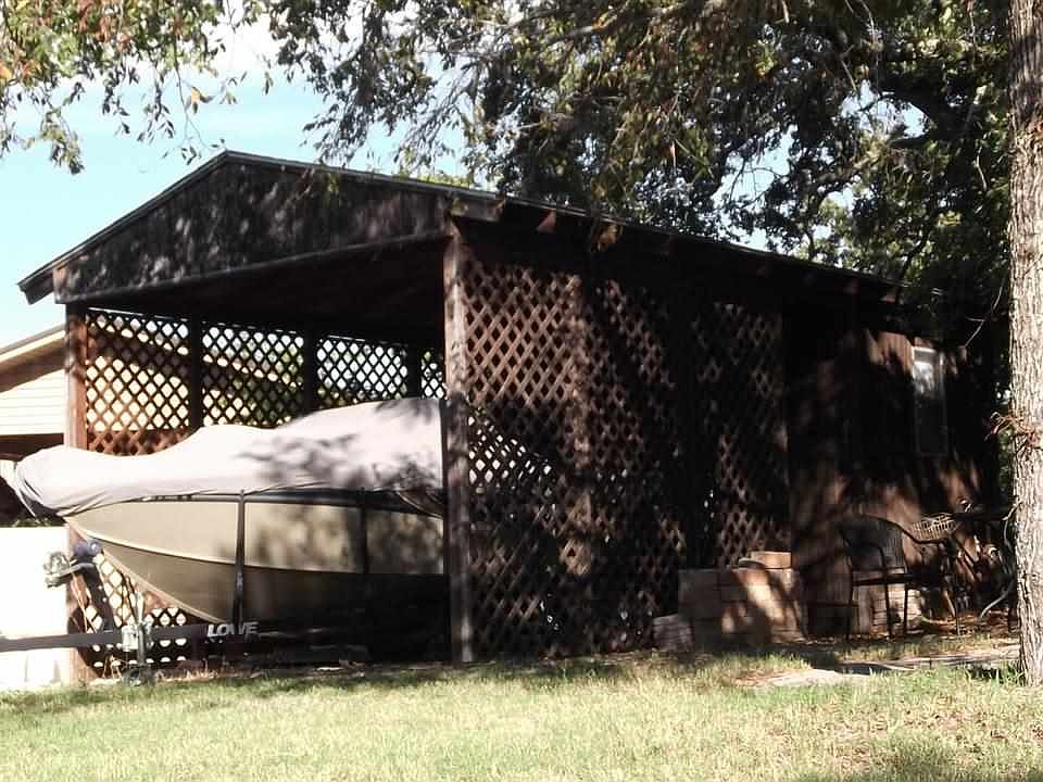 2nd image of 3909 Red Bud Drive