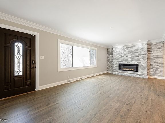 5th image of 1830 Tanglewood Dr