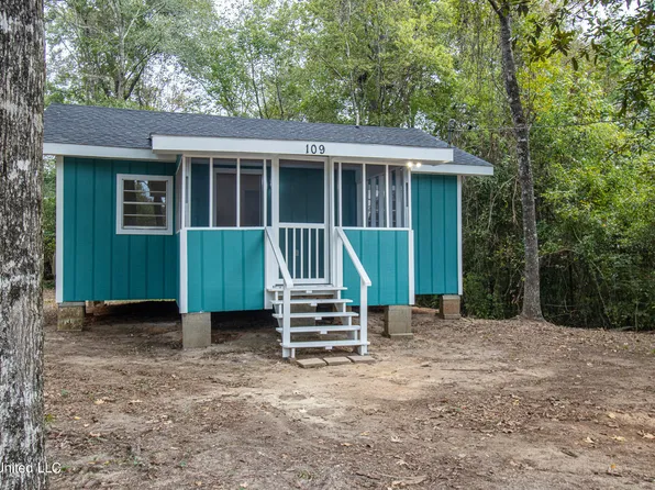 109 Honeysuckle Ln, Lucedale, MS 39452